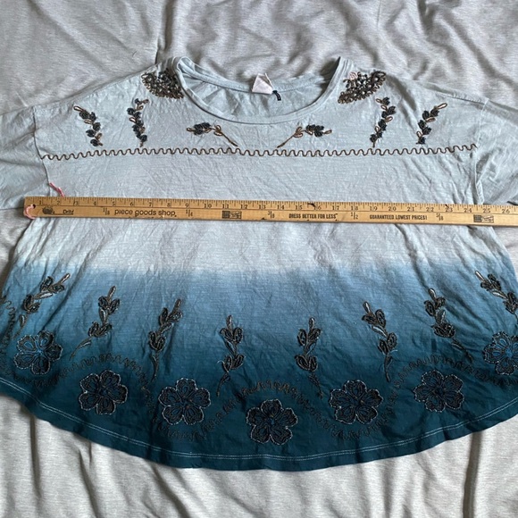Anthropologie Akemi + Kin Beaded Ombré Tulsi Tee in Blue Small - Picture 8 of 10